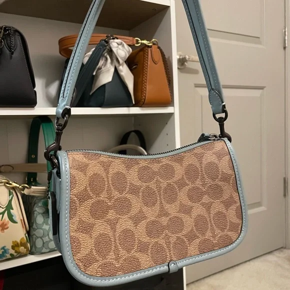 Coach Swinger 20 in Tan and Blue - Picture 2 of 7